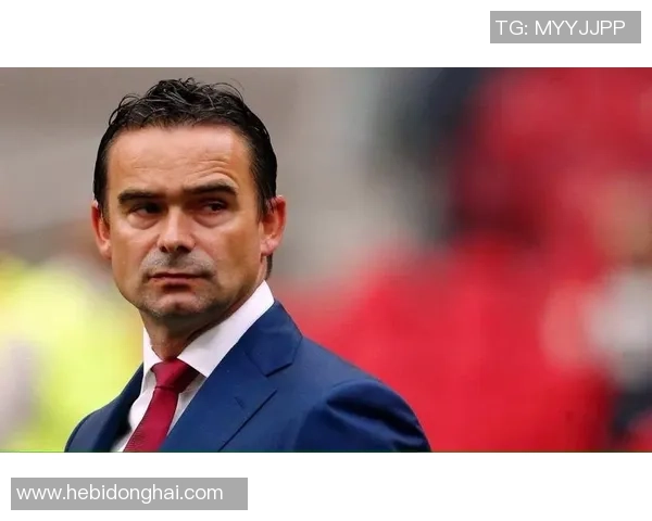 足球明星奥维马斯精彩瞬间回顾与经典图片分享